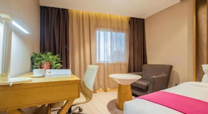 Bed in Xian Leica Hotel