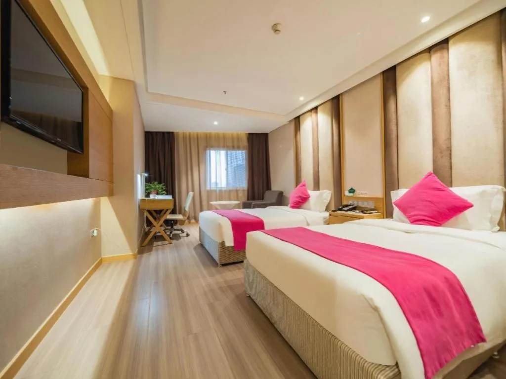 Bed in Xian Leica Hotel