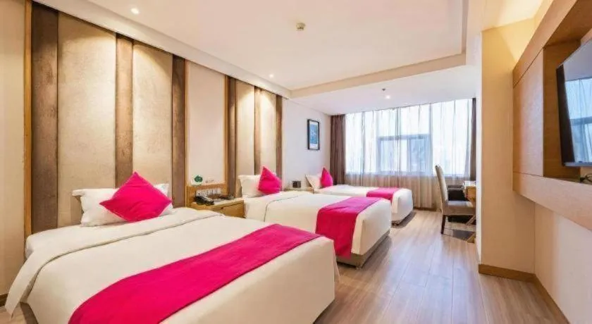 Bed in Xian Leica Hotel