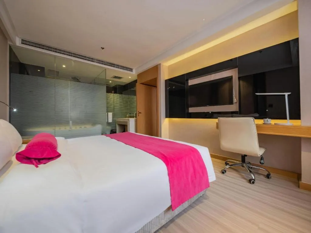 Bed in Xian Leica Hotel