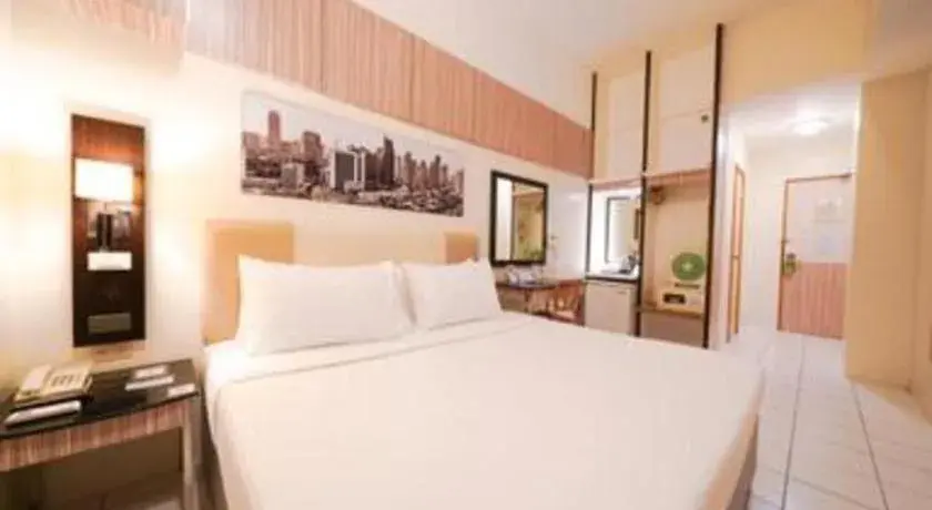 Bed in Majestic Hotel Manila - Formerly Octagon Mansion Hotel Manila Bed in Majestic Hotel Manila - Formerly Octagon Mansion Hotel Manila