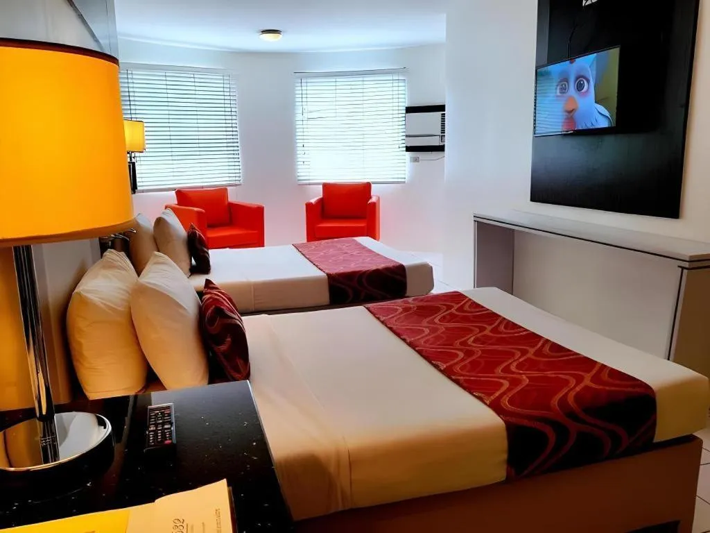 Bed in Majestic Hotel Manila - Formerly Octagon Mansion Hotel Manila