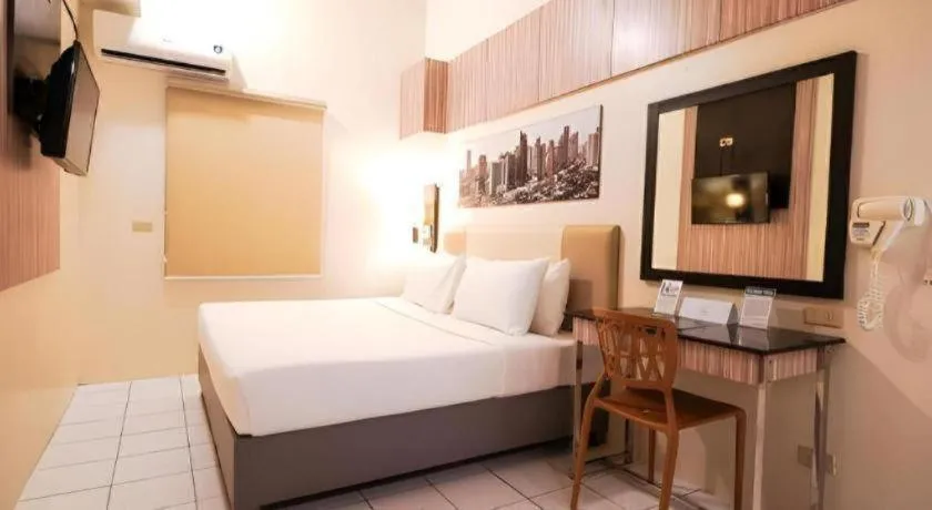 Bed in Majestic Hotel Manila - Formerly Octagon Mansion Hotel Manila