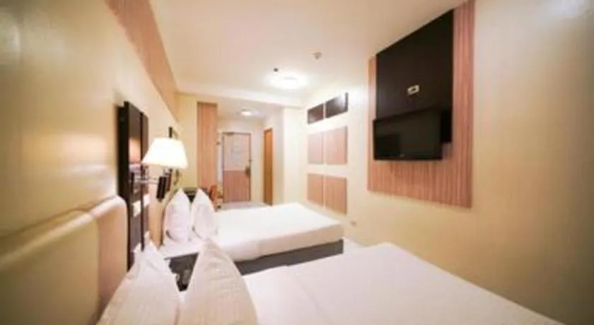 Bed in Majestic Hotel Manila - Formerly Octagon Mansion Hotel Manila