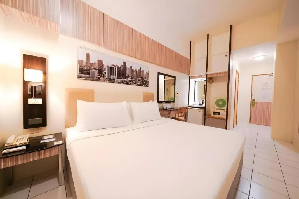 Bed in Majestic Hotel Manila - Formerly Octagon Mansion Hotel Manila Bed in Majestic Hotel Manila - Formerly Octagon Mansion Hotel Manila