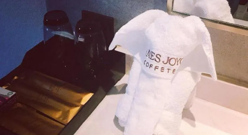 James Joyce Coffetel Xi'an Lingtong The Terracotta Army Huaqingchi University Town Metro Station