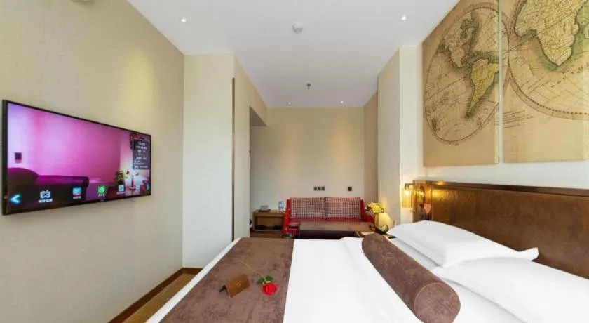 Bed in James Joyce Coffetel Xi'an Lingtong The Terracotta Army Huaqingchi University Town Metro Station