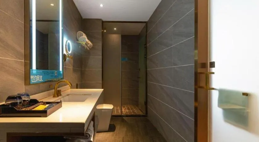 James Joyce Coffetel Xi'an Lingtong The Terracotta Army Huaqingchi University Town Metro Station