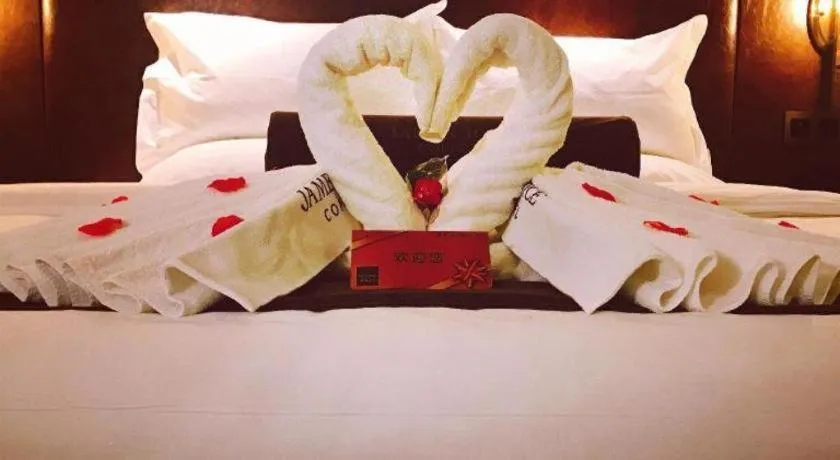 Bed in James Joyce Coffetel Xi'an Lingtong The Terracotta Army Huaqingchi University Town Metro Station