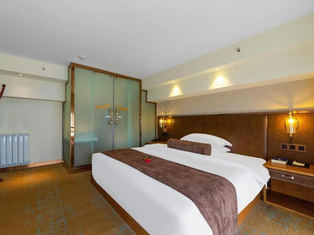 Bed in James Joyce Coffetel Xi'an Lingtong The Terracotta Army Huaqingchi University Town Metro Station