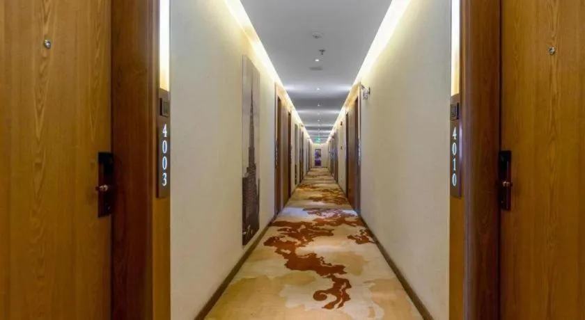 James Joyce Coffetel Xi'an Lingtong The Terracotta Army Huaqingchi University Town Metro Station