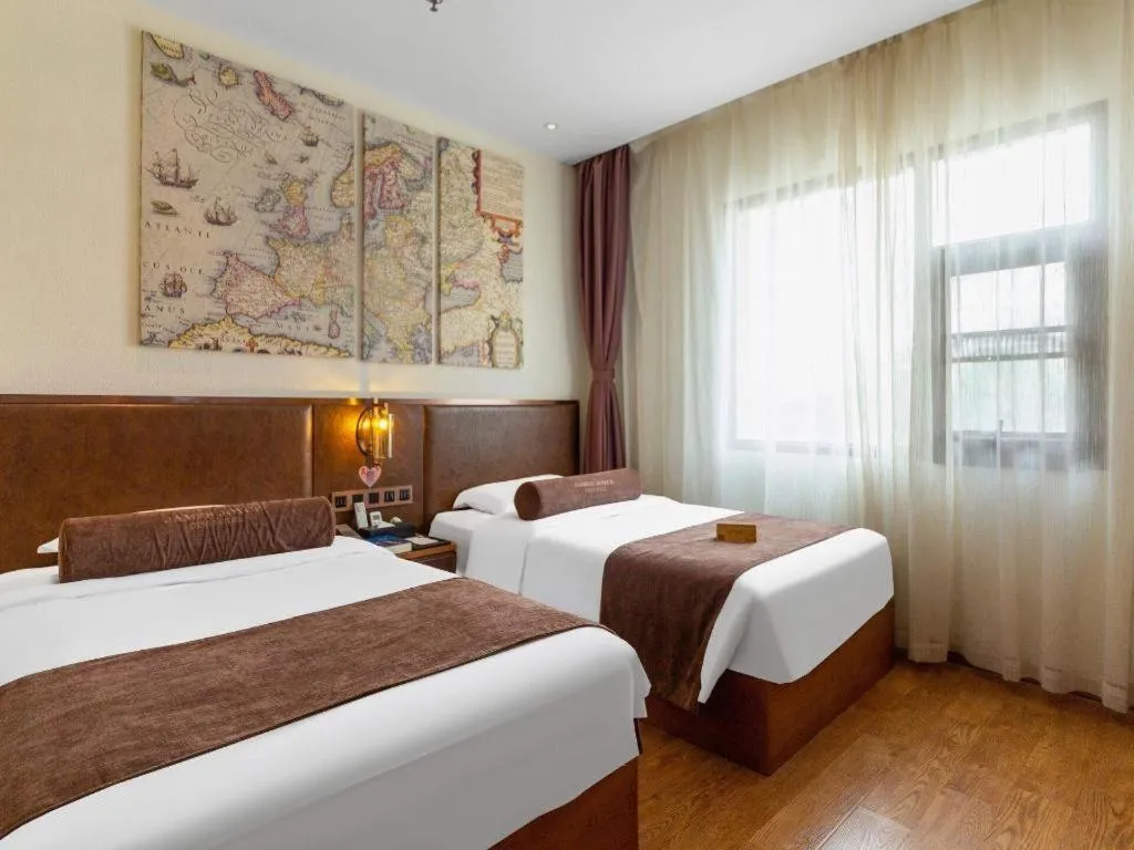 Bed in James Joyce Coffetel Xi'an Lingtong The Terracotta Army Huaqingchi University Town Metro Station