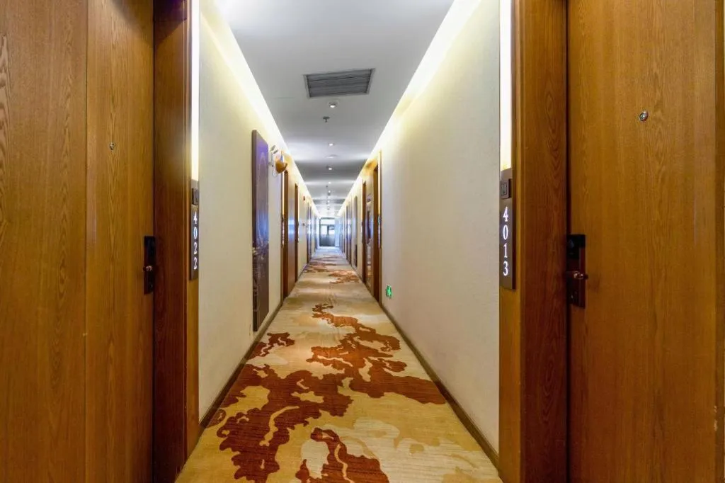 James Joyce Coffetel Xi'an Lingtong The Terracotta Army Huaqingchi University Town Metro Station