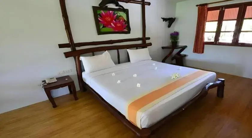 Bed in Alongkot Beach Resort Khanom Bed in Alongkot Beach Resort Khanom