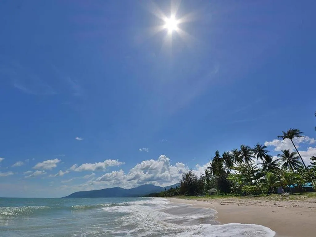 Alongkot Beach Resort Khanom