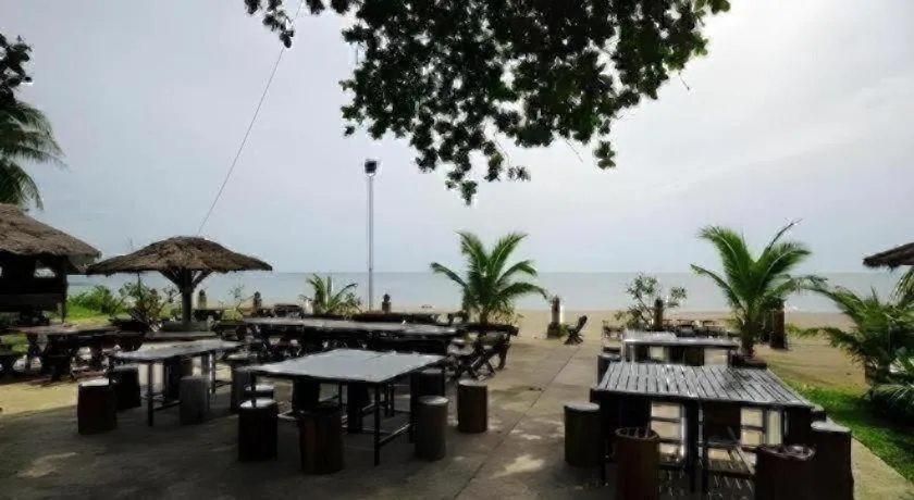 Alongkot Beach Resort Khanom