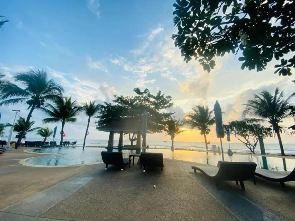 Alongkot Beach Resort Khanom Alongkot Beach Resort Khanom