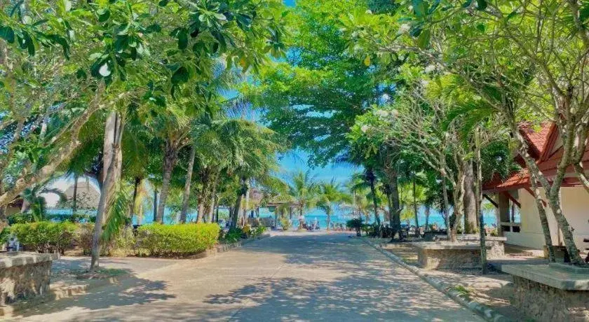 Alongkot Beach Resort Khanom Alongkot Beach Resort Khanom