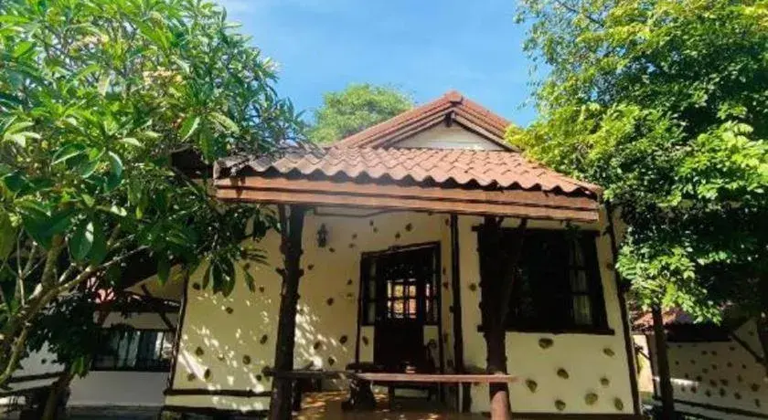 Alongkot Beach Resort Khanom Alongkot Beach Resort Khanom