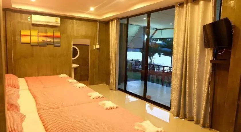 Bed in Rim Kaeng resort