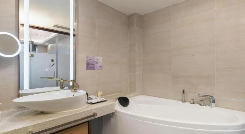 Lavande Hotels Guangzhou Fangcun Huadiwan Metro Station