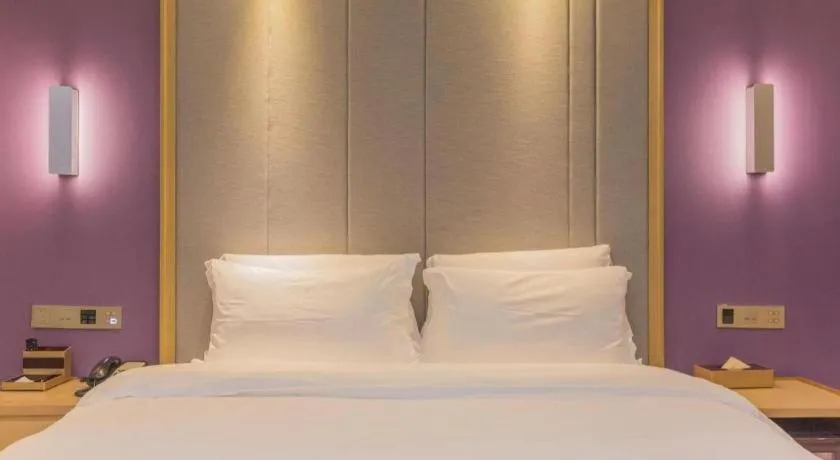 Bed in Lavande Hotels Guangzhou Fangcun Huadiwan Metro Station