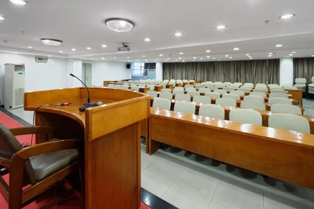 Lavande Hotels Guangzhou Fangcun Huadiwan Metro Station