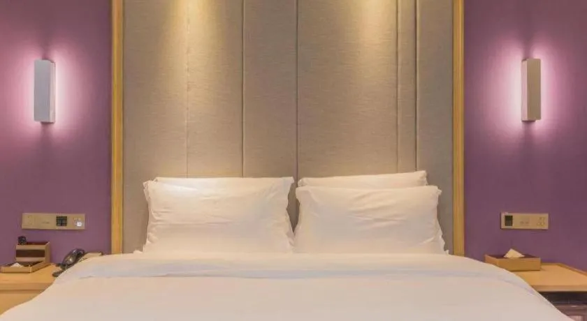 Bed in Lavande Hotels Guangzhou Fangcun Huadiwan Metro Station