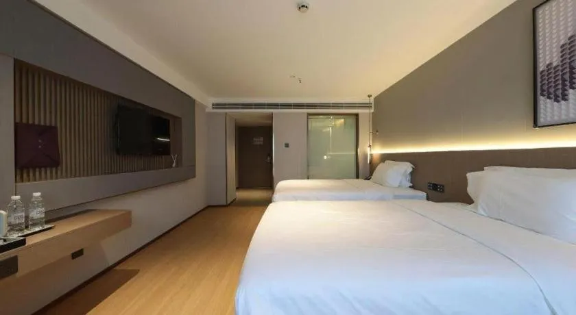 Bed in Lavande Hotels Guangzhou Fangcun Huadiwan Metro Station