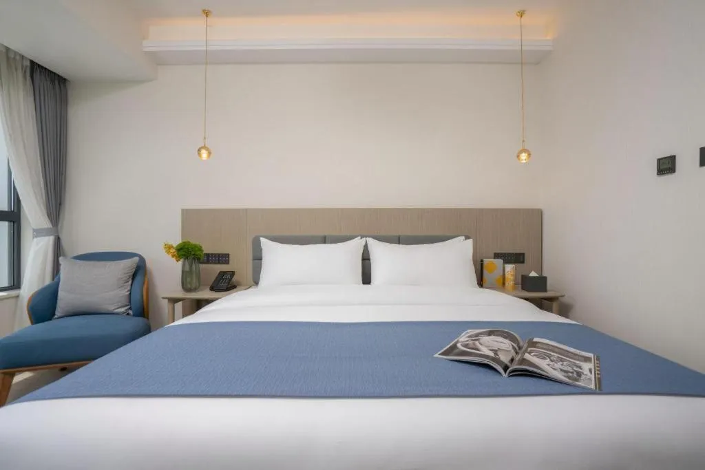 Bed in Kunming Guihua Hotel