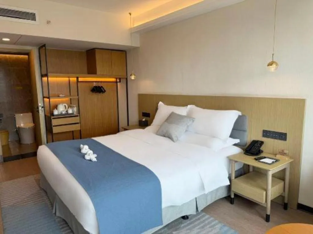 Bed in Kunming Guihua Hotel