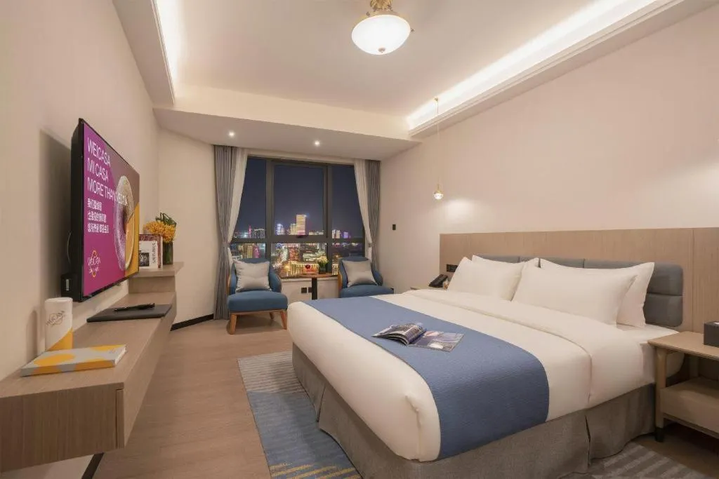 Bed in Kunming Guihua Hotel