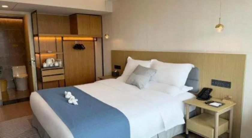 Bed in Kunming Guihua Hotel