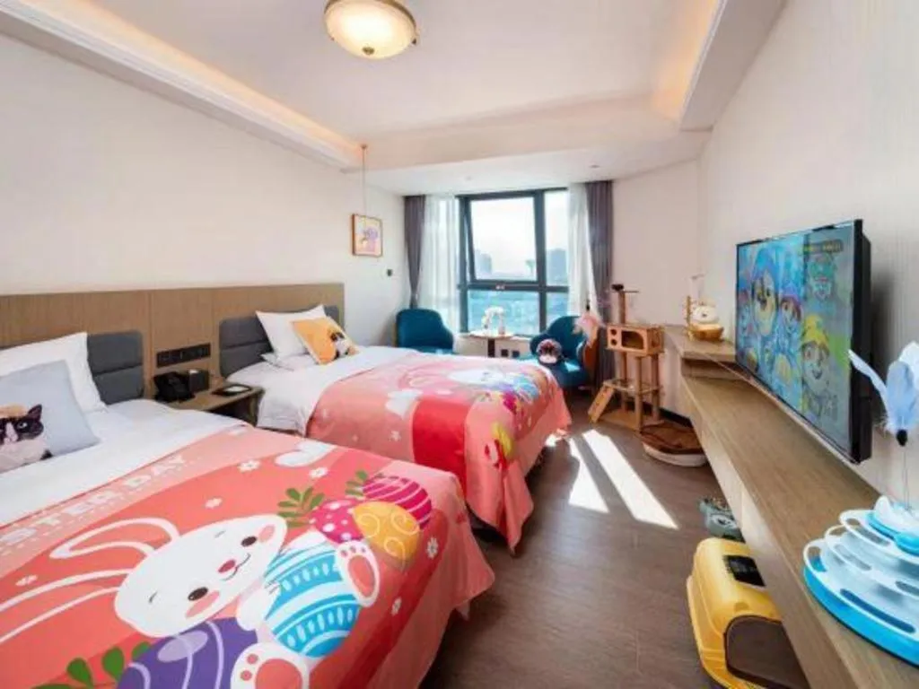 Bed in Kunming Guihua Hotel