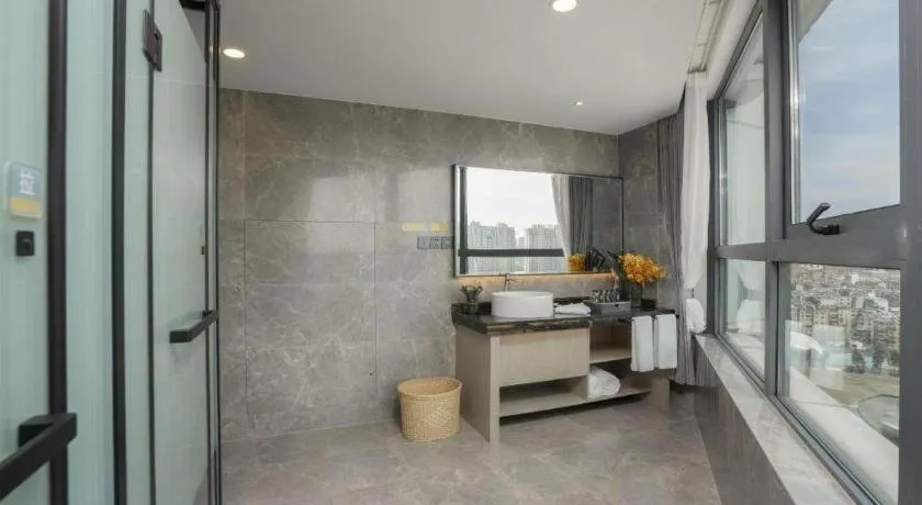 Bed in Kunming Guihua Hotel