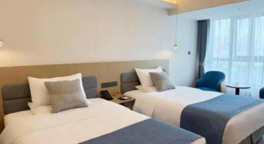 Bed in Kunming Guihua Hotel