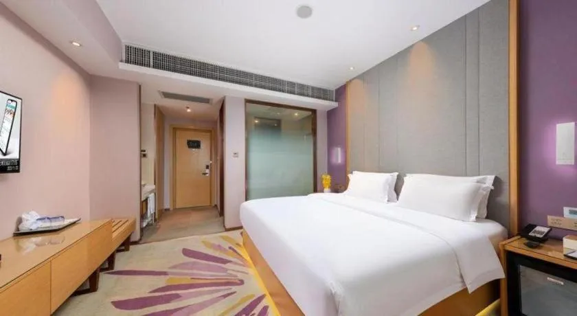 Bed in Lavande Hotel Zhongshan Dayong Rosewood Cultural Expo City