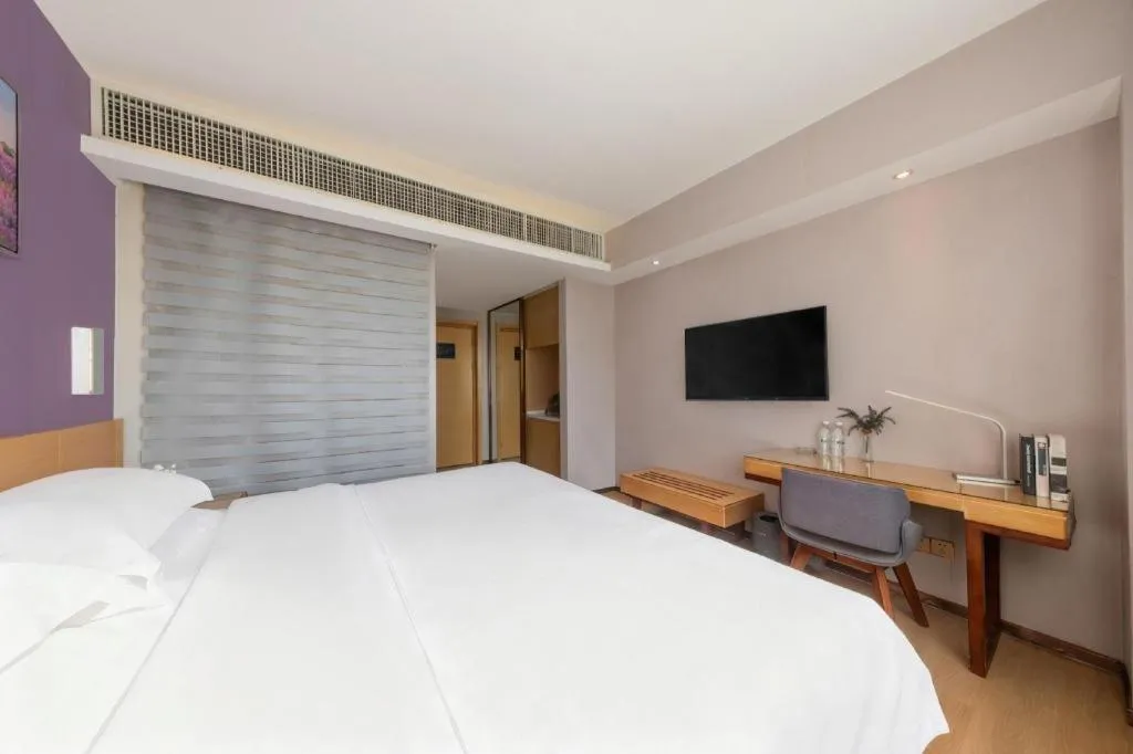 Bed in Lavande Hotel Zhongshan Dayong Rosewood Cultural Expo City