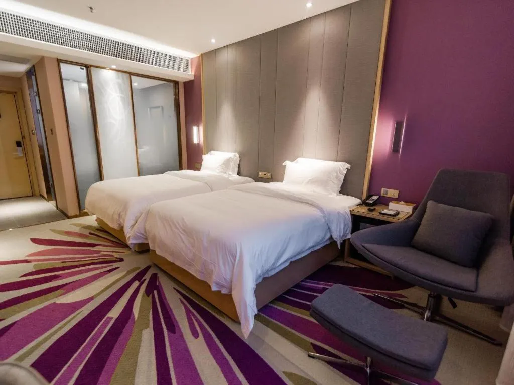 Bed in Lavande Hotel Zhongshan Dayong Rosewood Cultural Expo City