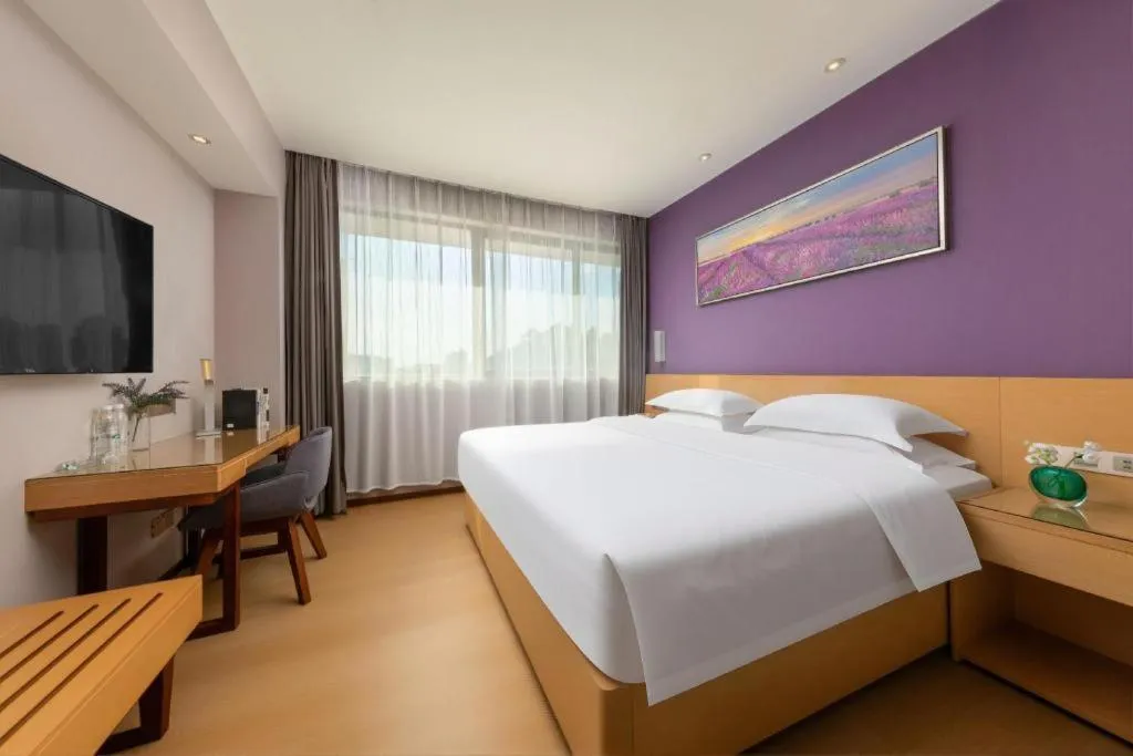Bed in Lavande Hotel Zhongshan Dayong Rosewood Cultural Expo City