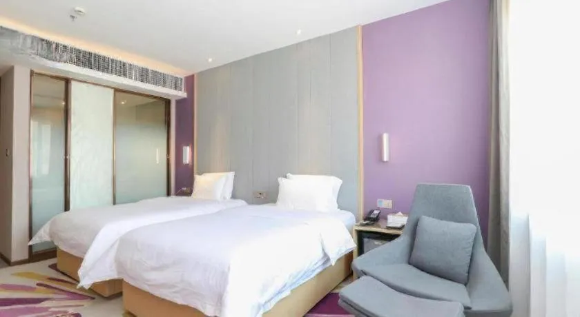 Bed in Lavande Hotel Zhongshan Dayong Rosewood Cultural Expo City