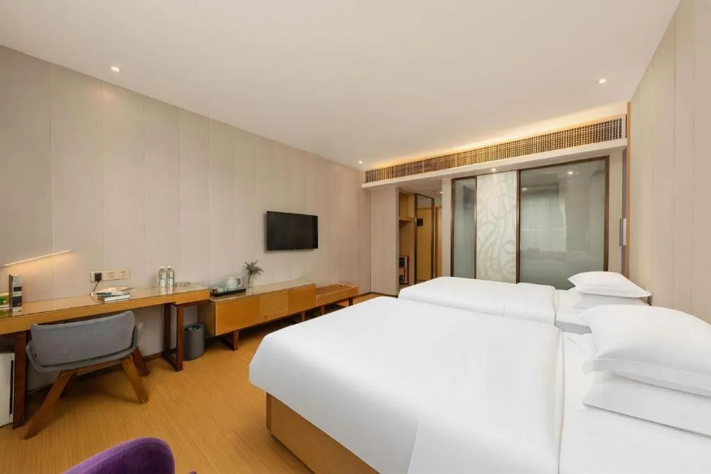 Bed in Lavande Hotel Zhongshan Dayong Rosewood Cultural Expo City