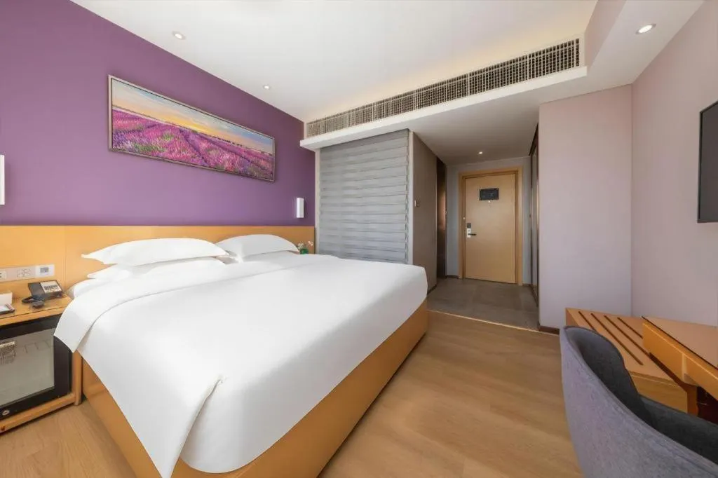 Bed in Lavande Hotel Zhongshan Dayong Rosewood Cultural Expo City