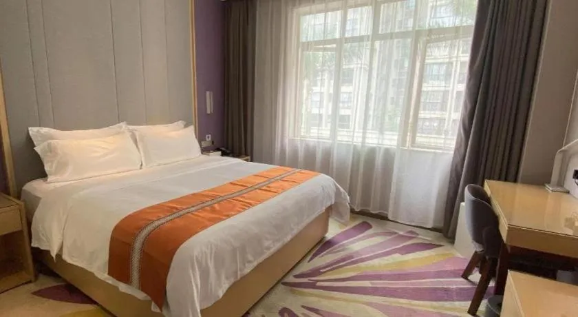 Bed in Lavande Hotel Zhongshan Dayong Rosewood Cultural Expo City