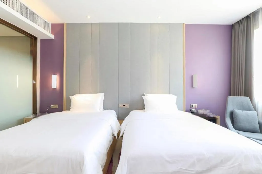 Bed in Lavande Hotel Zhongshan Dayong Rosewood Cultural Expo City