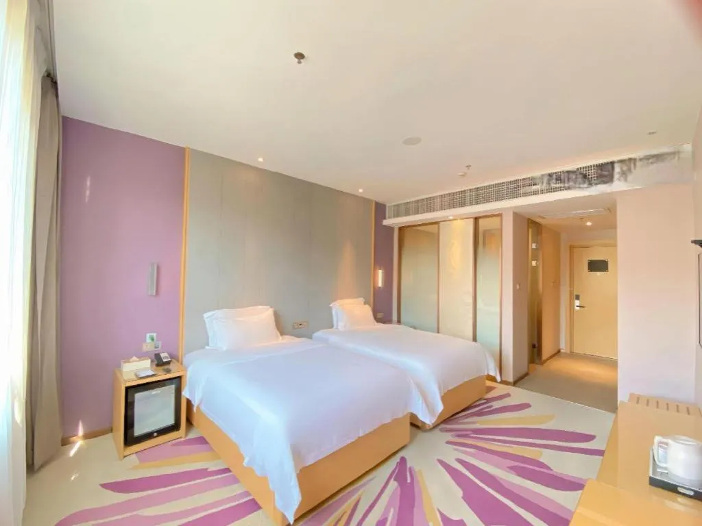Bed in Lavande Hotel Zhongshan Dayong Rosewood Cultural Expo City