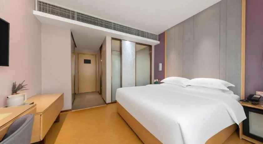 Bed in Lavande Hotel Zhongshan Dayong Rosewood Cultural Expo City