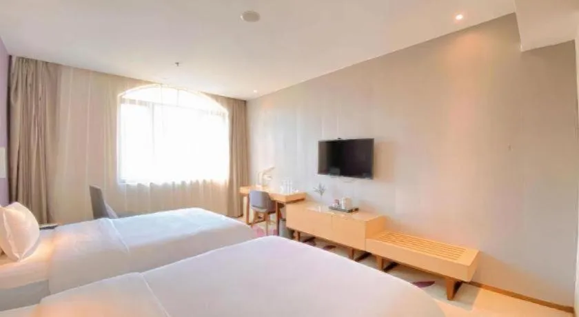 Bed in Lavande Hotel Zhongshan Dayong Rosewood Cultural Expo City