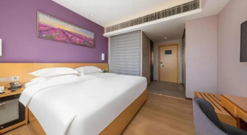 Bed in Lavande Hotel Zhongshan Dayong Rosewood Cultural Expo City