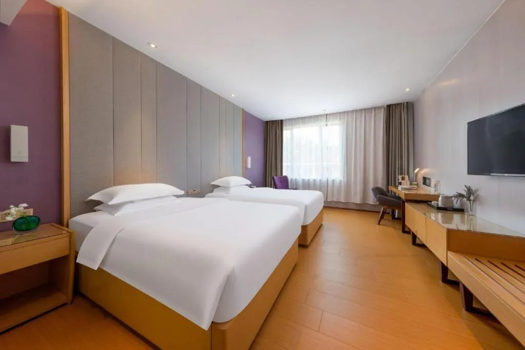 Bed in Lavande Hotel Zhongshan Dayong Rosewood Cultural Expo City